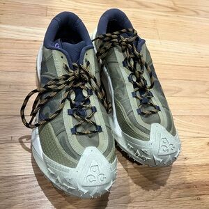 Nike ACG Men's Olive and Black Athletic Shoes